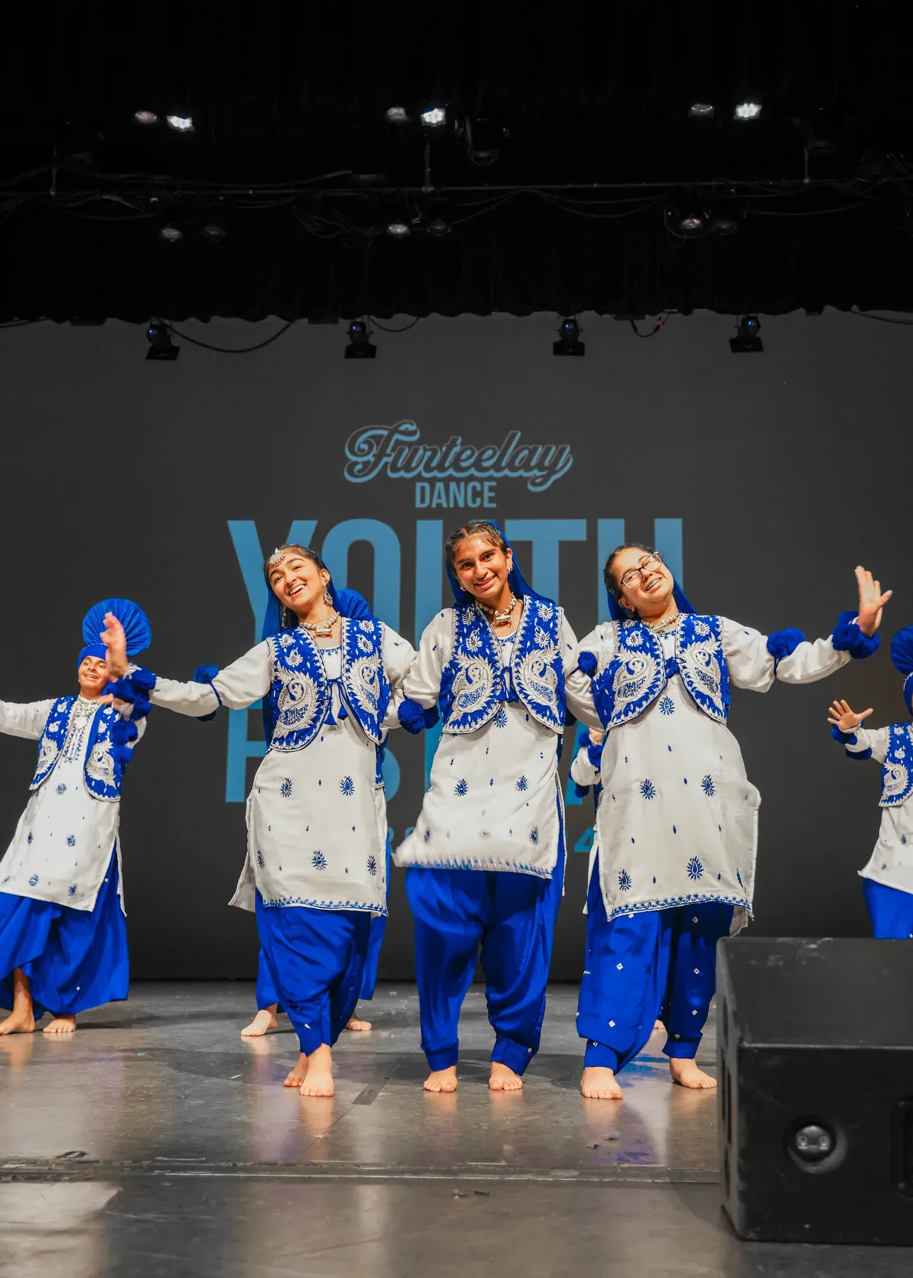 Intermediate at Furteelay Dance